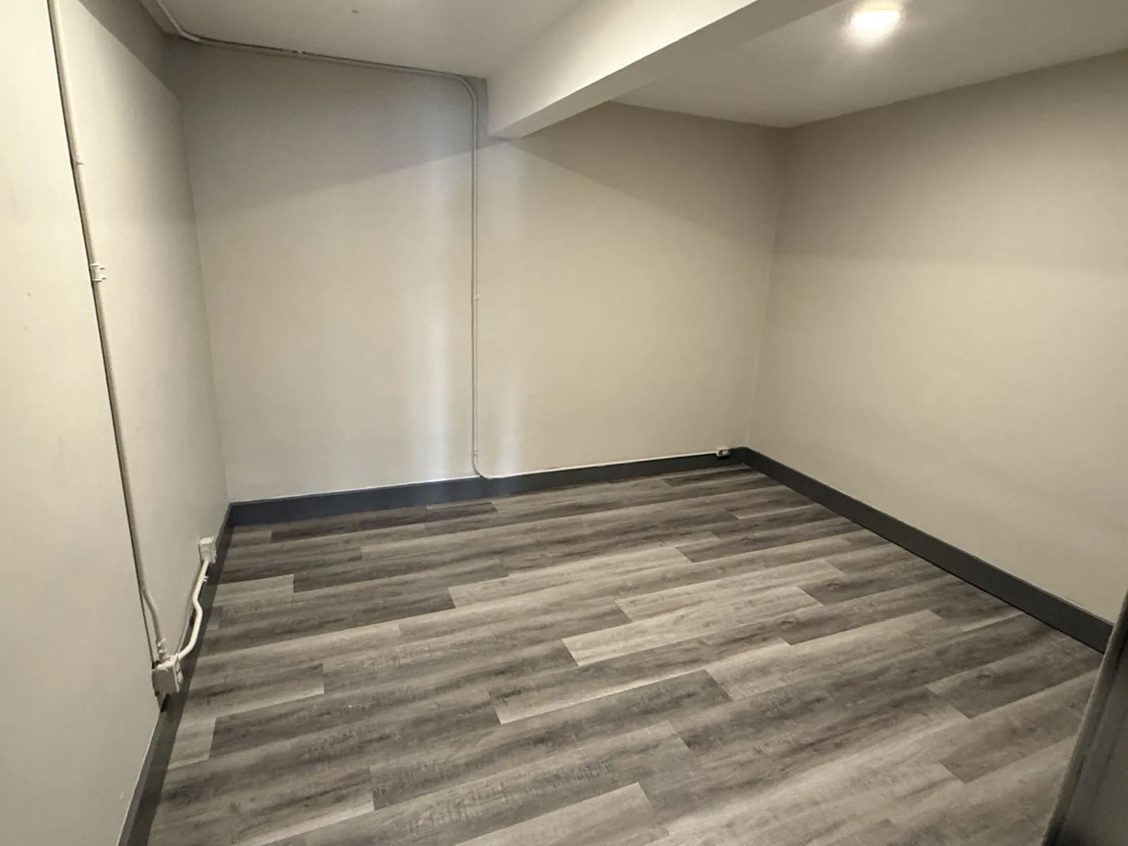 Bayless Building, photo 5 of 6
