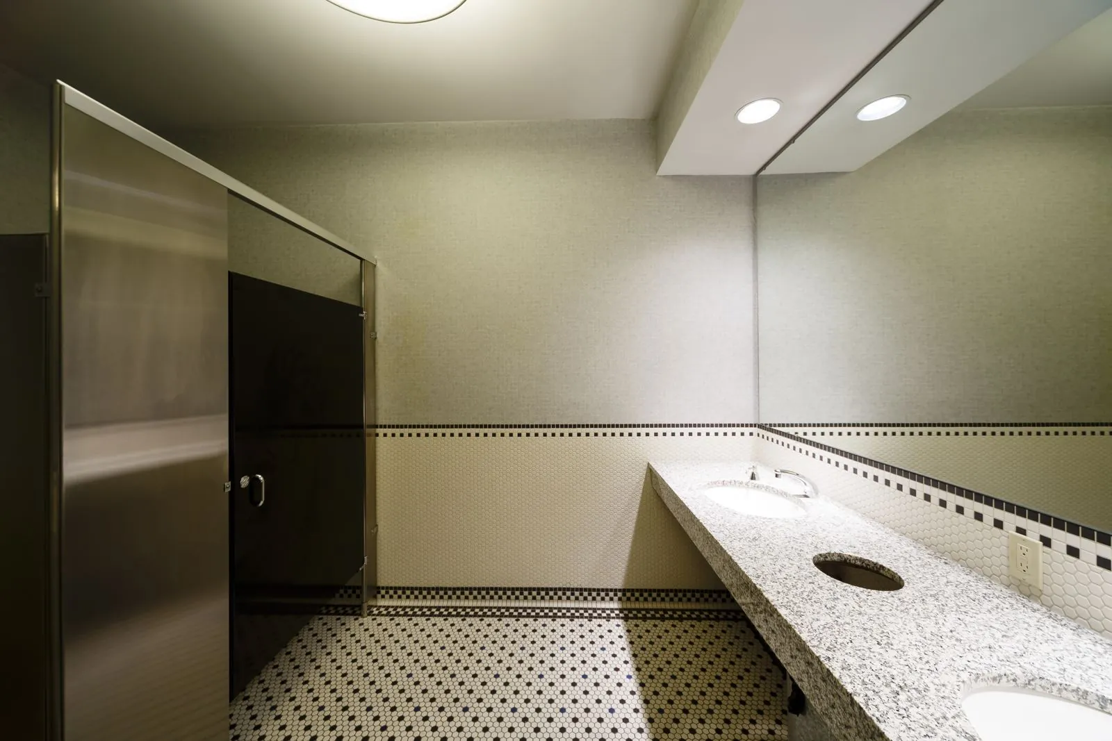 Paramount Office Suites, photo 5 of 5