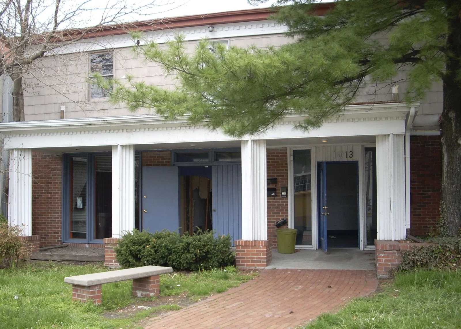 1013 E. Walnut St. before renovation