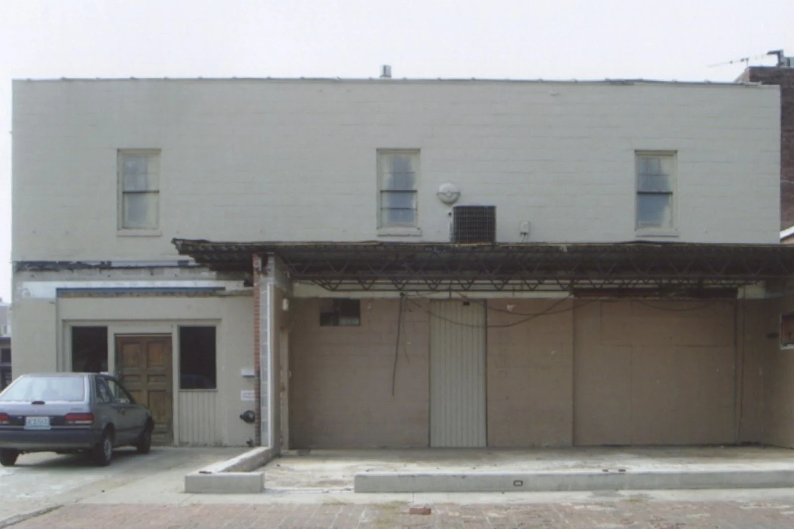 1020 E. Walnut before renovation